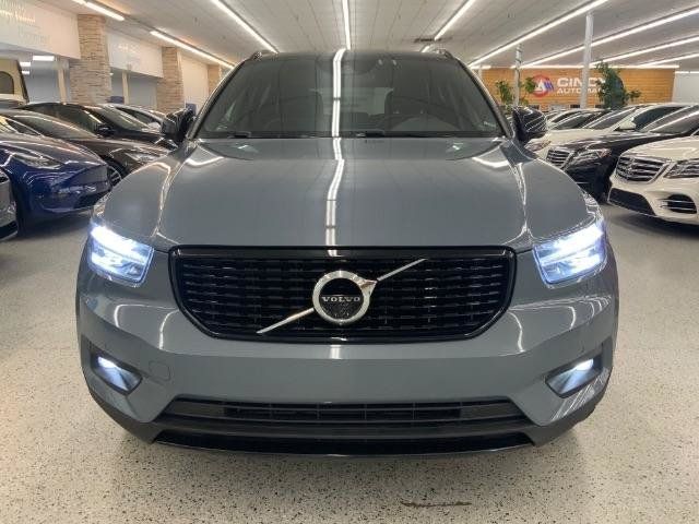 Used 2020 Volvo XC40 T5 R-Design AWD/4WD image 2