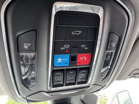 Used 2023 Jeep Grand Cherokee L Limited AWD/4WD image 29