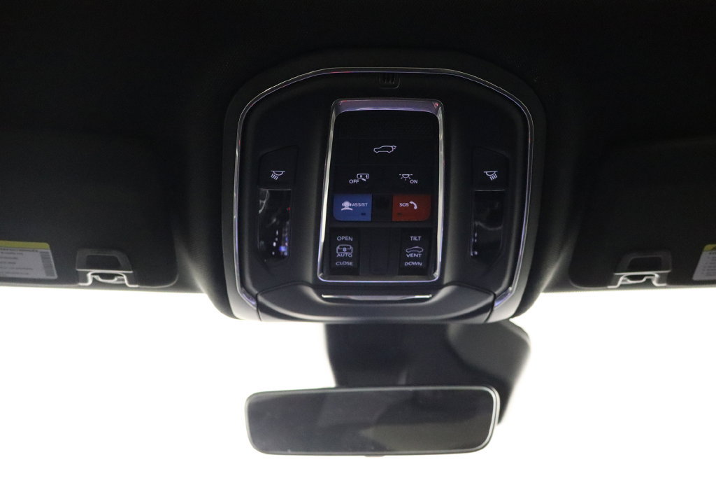 Used 2026 Jeep Grand Cherokee Altitude AWD/4WD image 25