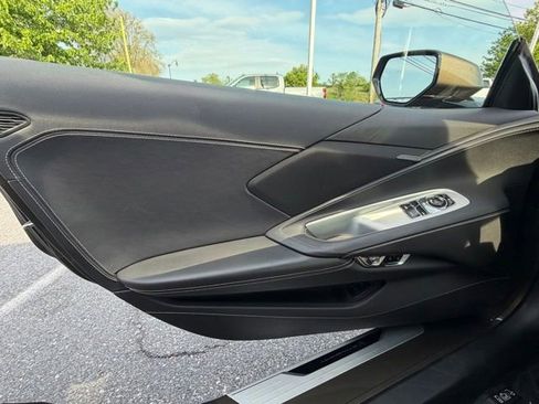 Used 2020 Chevrolet Corvette Stingray Coupe w/ 1LT RWD image 26