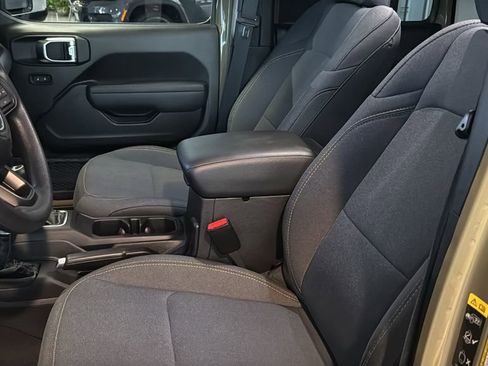 Used 2025 Jeep Wrangler Sport image 18