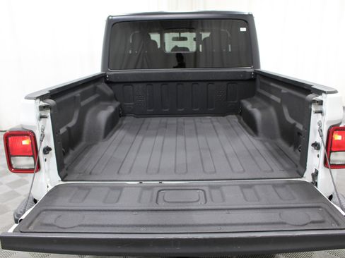 Used 2021 Jeep Gladiator Sport AWD/4WD image 21