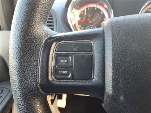 Used 2019 Dodge Grand Caravan SE image 32