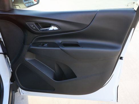 Used 2023 Chevrolet Equinox LT image 11