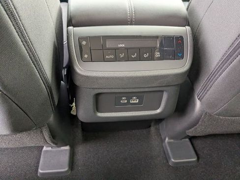 New 2025 Nissan Pathfinder SV w/ SV Premium Package image 28