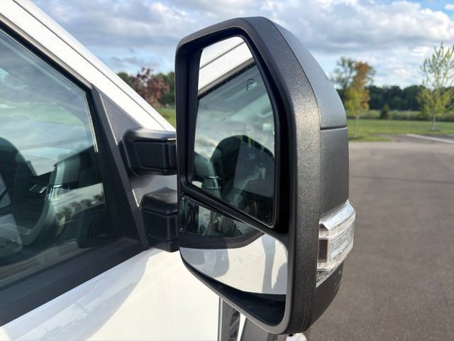 Used 2024 Ford F550 4x4 Crew Cab Super Duty image 7