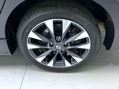 Used 2017 Nissan Sentra SR FWD image 22