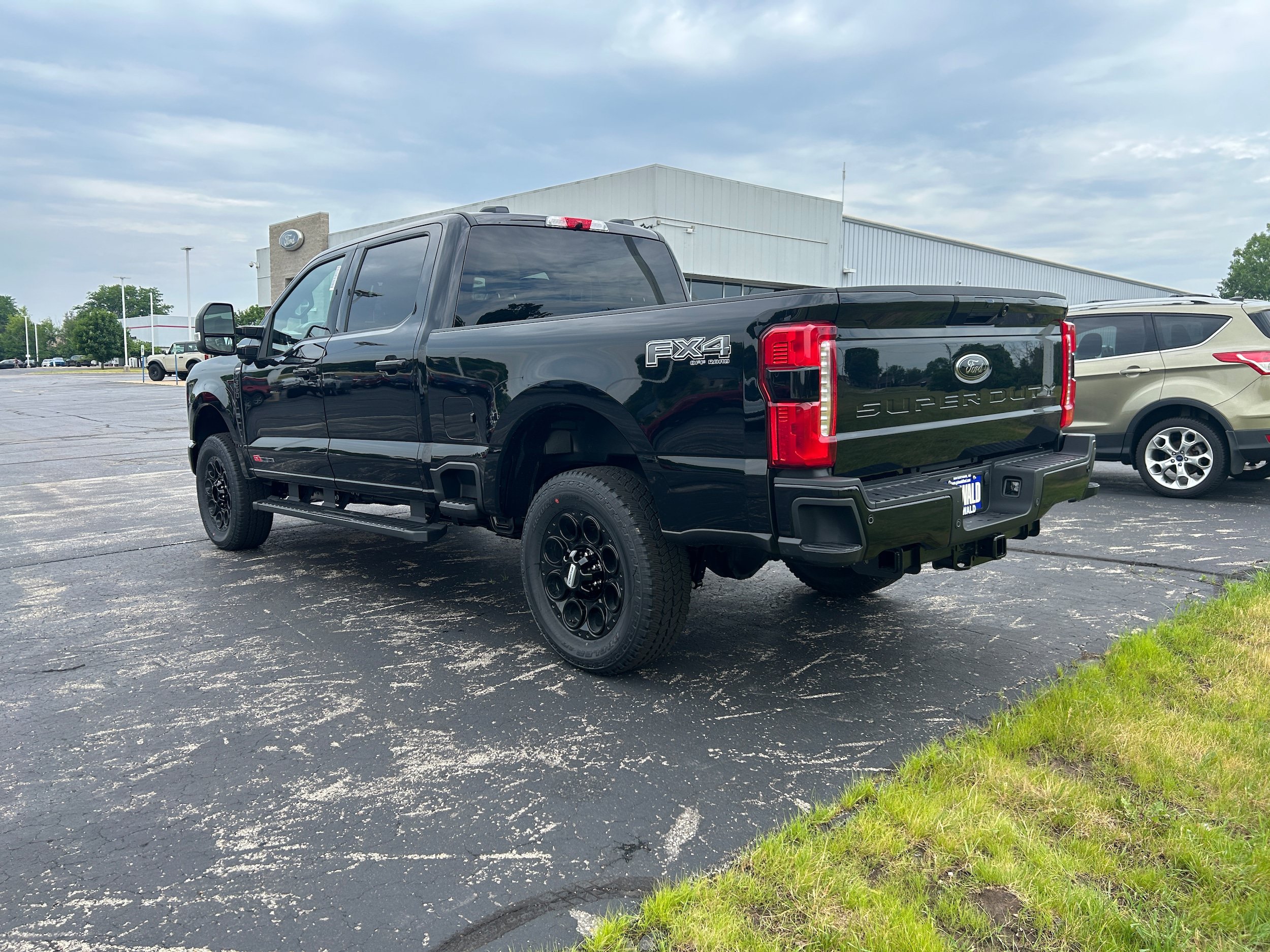 New 2026 Ford F350 Lariat w/ Black Appearance Package AWD/4WD image 6