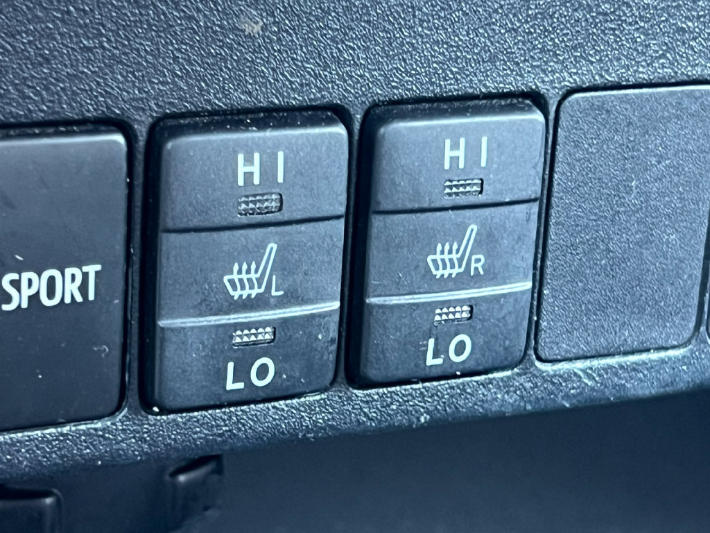 Used 2015 Toyota RAV4 Limited w/ Technology Package AWD/4WD image 28