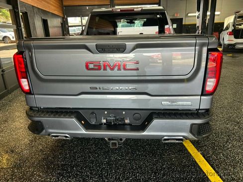 Used 2022 GMC Sierra 1500 Elevation w/ X31 Off-Road Package AWD/4WD image 4