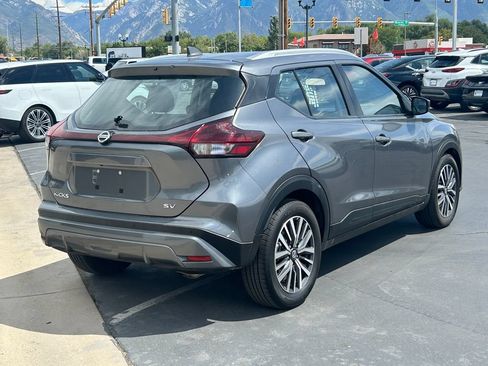 Used 2021 Nissan Kicks SV FWD image 4