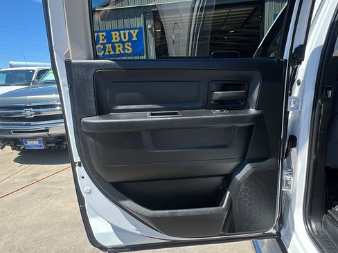 Used 2019 RAM 1500 Tradesman w/ Chrome Appearance Group AWD/4WD image 15