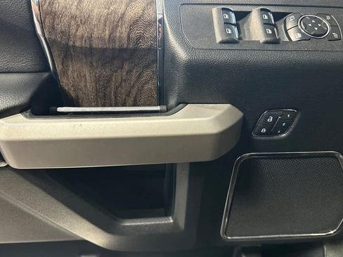 Used 2019 Ford F250 Lariat w/ Lariat Value Package image 13