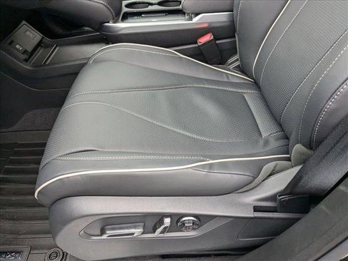 Certified 2025 Acura RDX SH-AWD w/ Advance Package image 4