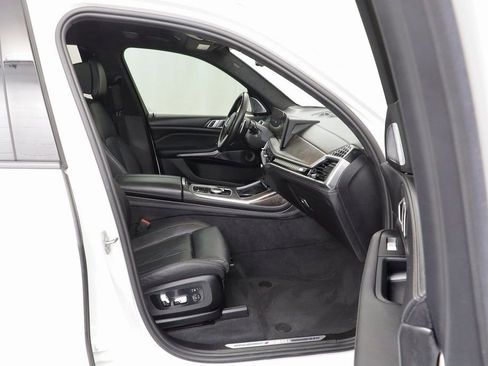 Certified 2023 BMW X7 M60i image 21