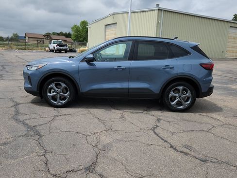Certified 2025 Ford Escape ST-Line Select AWD/4WD image 6
