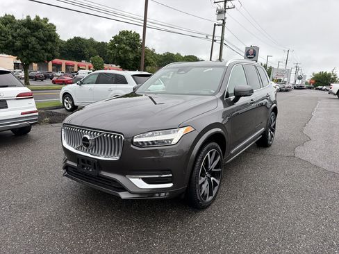 Certified 2024 Volvo XC90 B6 Ultimate w/ Protection Package Premier AWD/4WD image 3