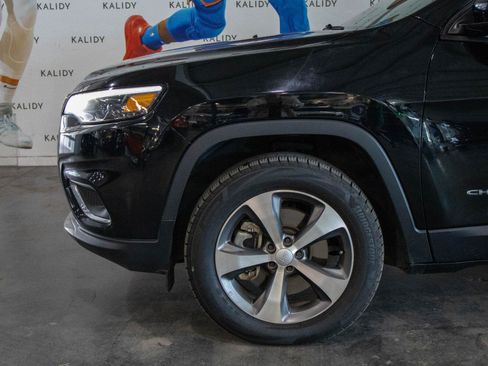Used 2022 Jeep Cherokee Limited AWD/4WD image 16