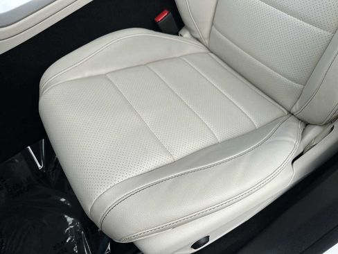 Used 2024 Mercedes-Benz GLE 350 4MATIC image 16