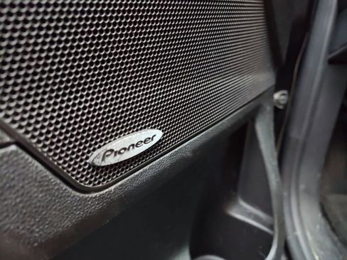 Used 2017 Chevrolet Equinox LT w/ Midnight Edition FWD image 8