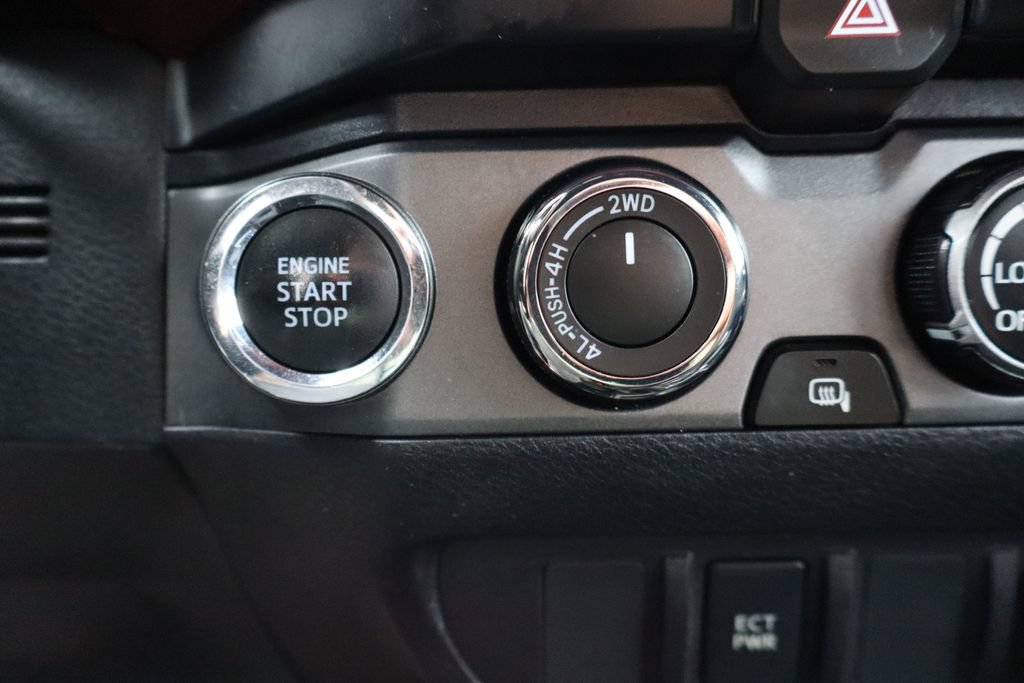 Used 2020 Toyota Tacoma TRD Off-Road AWD/4WD image 15