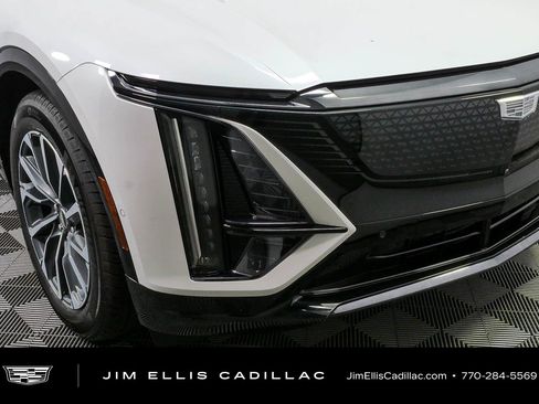 Used 2024 Cadillac Lyriq Sport AWD/4WD image 36
