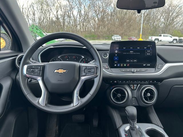 Used 2025 Chevrolet Blazer LT AWD/4WD image 13
