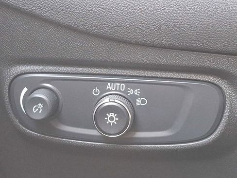 Used 2024 Chevrolet Equinox LT image 25