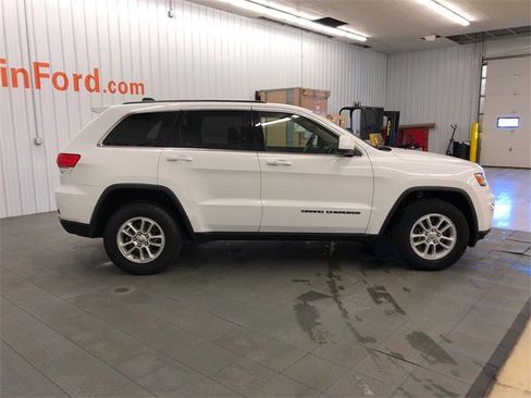Used 2018 Jeep Grand Cherokee Laredo image 11
