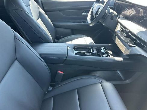 Used 2025 Nissan Murano SV AWD/4WD image 5