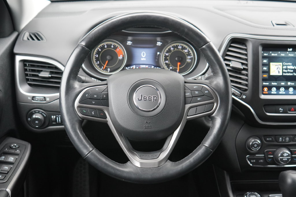 Used 2021 Jeep Cherokee Latitude Lux w/ Comfort/Convenience Group AWD/4WD image 14