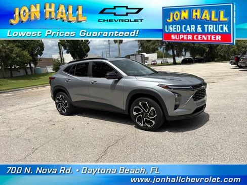 Used 2025 Chevrolet Trax RS w/ Driver Confidence Package FWD image 16
