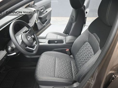 New 2026 Nissan Kicks SV w/ SV Premium Package FWD image 9