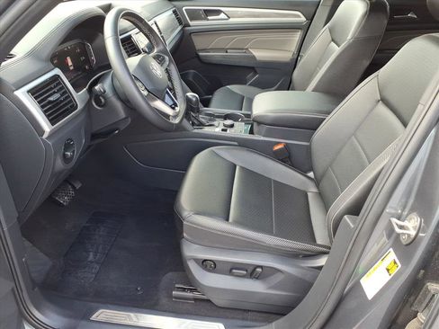 Used 2023 Volkswagen Atlas Cross Sport SE image 11
