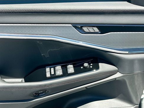 New 2025 Jeep Wagoneer S Limited AWD/4WD image 18
