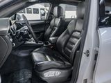 Used 2017 Porsche Macan Turbo image 4