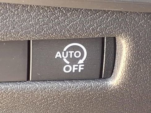 Certified 2025 Nissan Kicks SV image 13