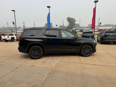 Used 2023 Chevrolet Traverse RS w/ LPO, Floor Liner Package AWD/4WD image 6