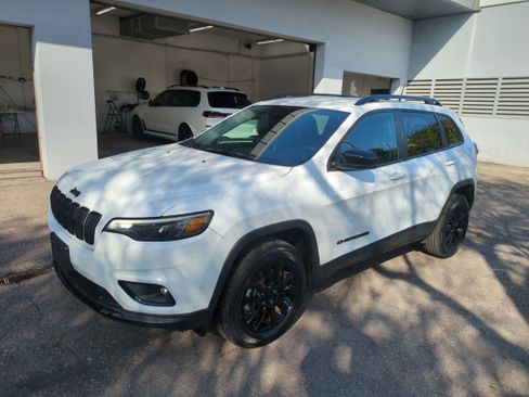 Certified 2023 Jeep Cherokee Altitude Lux image 9