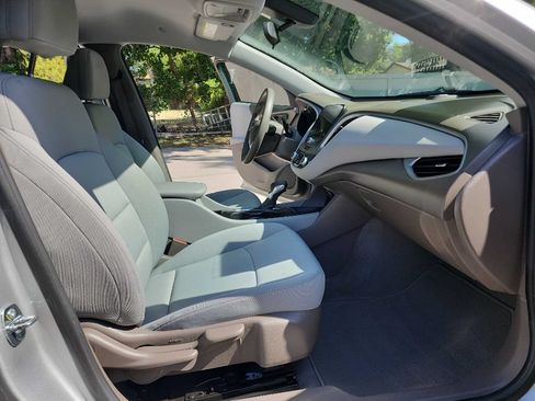 Used 2022 Chevrolet Malibu LS FWD image 32