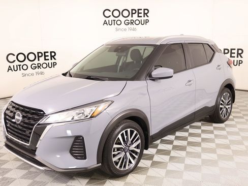 Used 2022 Nissan Kicks SV image 9
