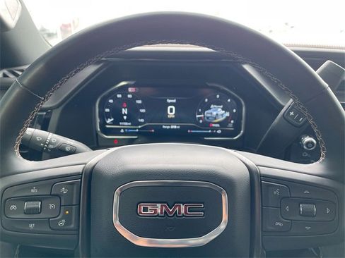 Used 2024 GMC Sierra 2500 AT4 w/ AT4 Preferred Package image 11