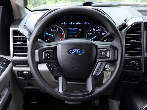 Used 2019 Ford F250 XLT w/ XLT Premium Package AWD/4WD image 45