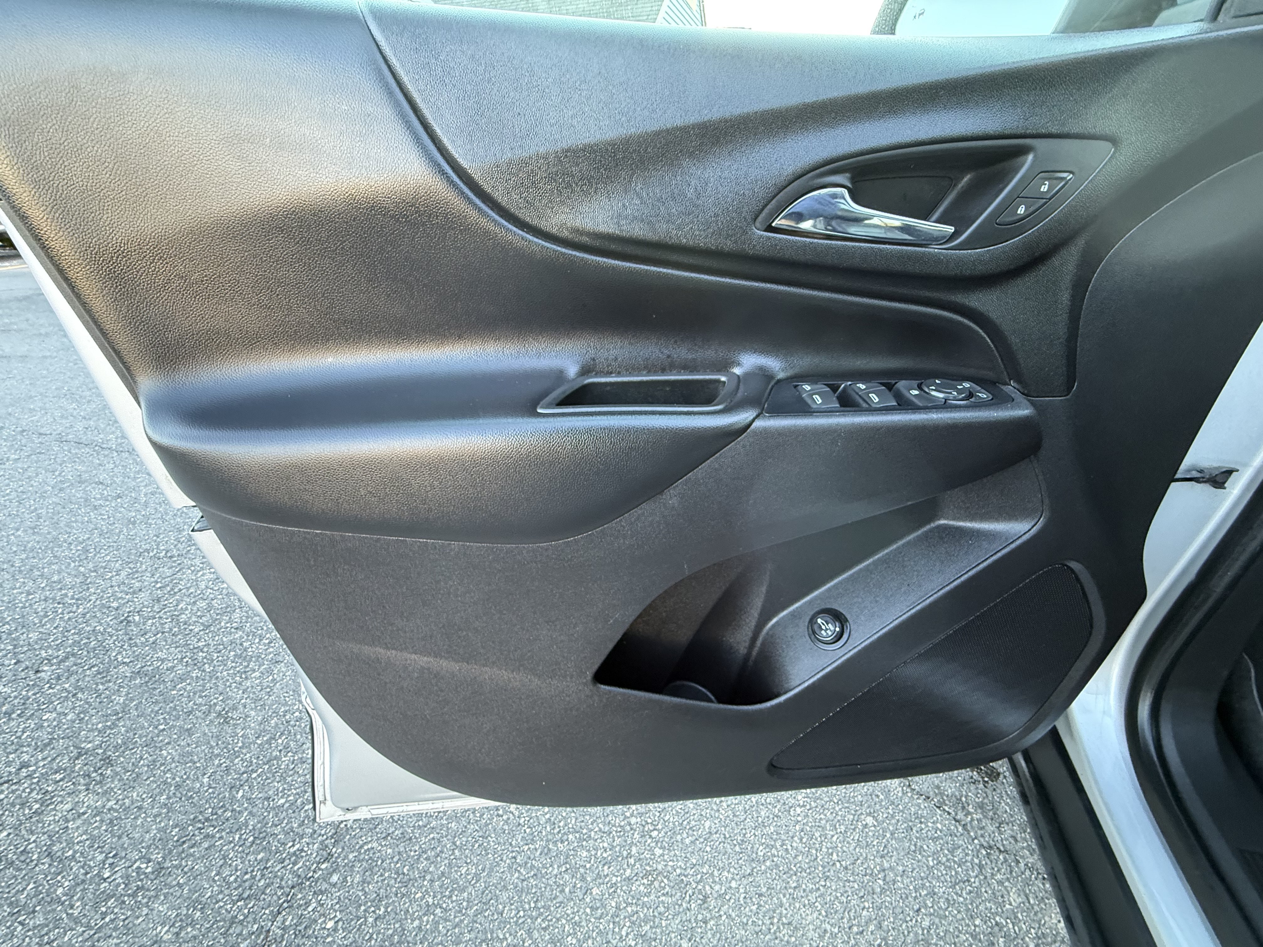 Used 2019 Chevrolet Equinox LT AWD/4WD image 13