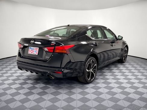 Used 2025 Nissan Altima 2.5 SR AWD/4WD image 9