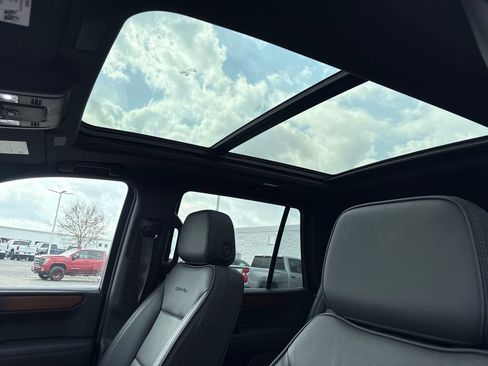 Certified 2025 GMC Yukon Denali w/ Sun & Power Step Package image 15