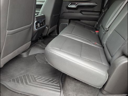 Used 2022 Chevrolet Silverado 1500 LTZ w/ Technology Package AWD/4WD image 12