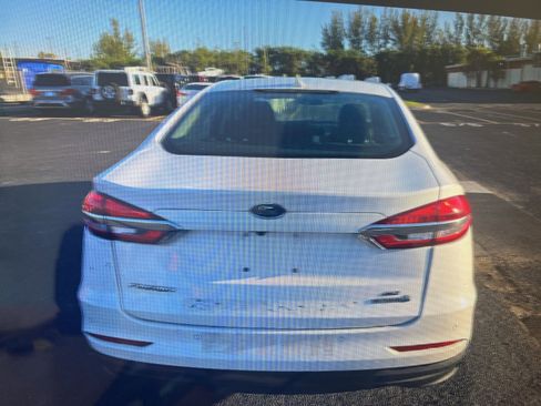 Used 2019 Ford Fusion SE image 14
