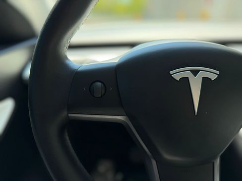 Used 2020 Tesla Model Y Long Range AWD/4WD image 40