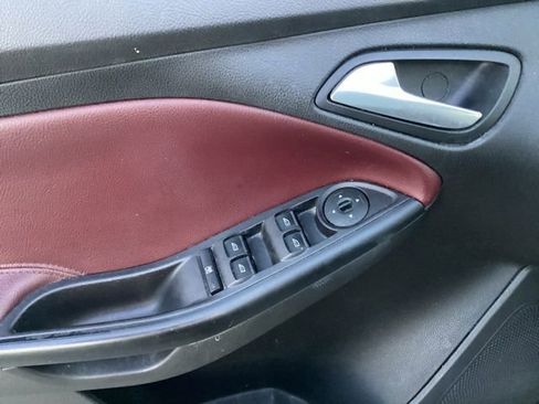 Used 2012 Ford Focus SE FWD image 24
